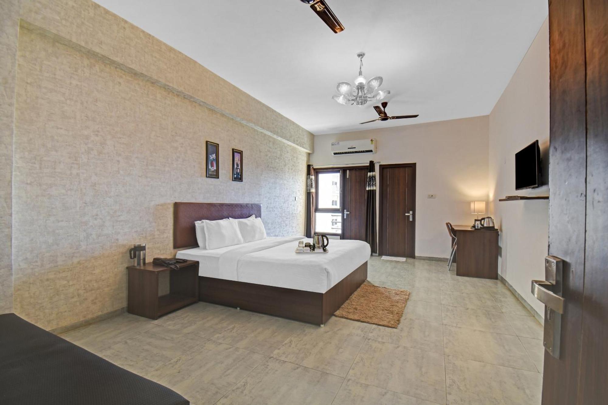 Townhouse Classio Suites Shirdi Exterior foto