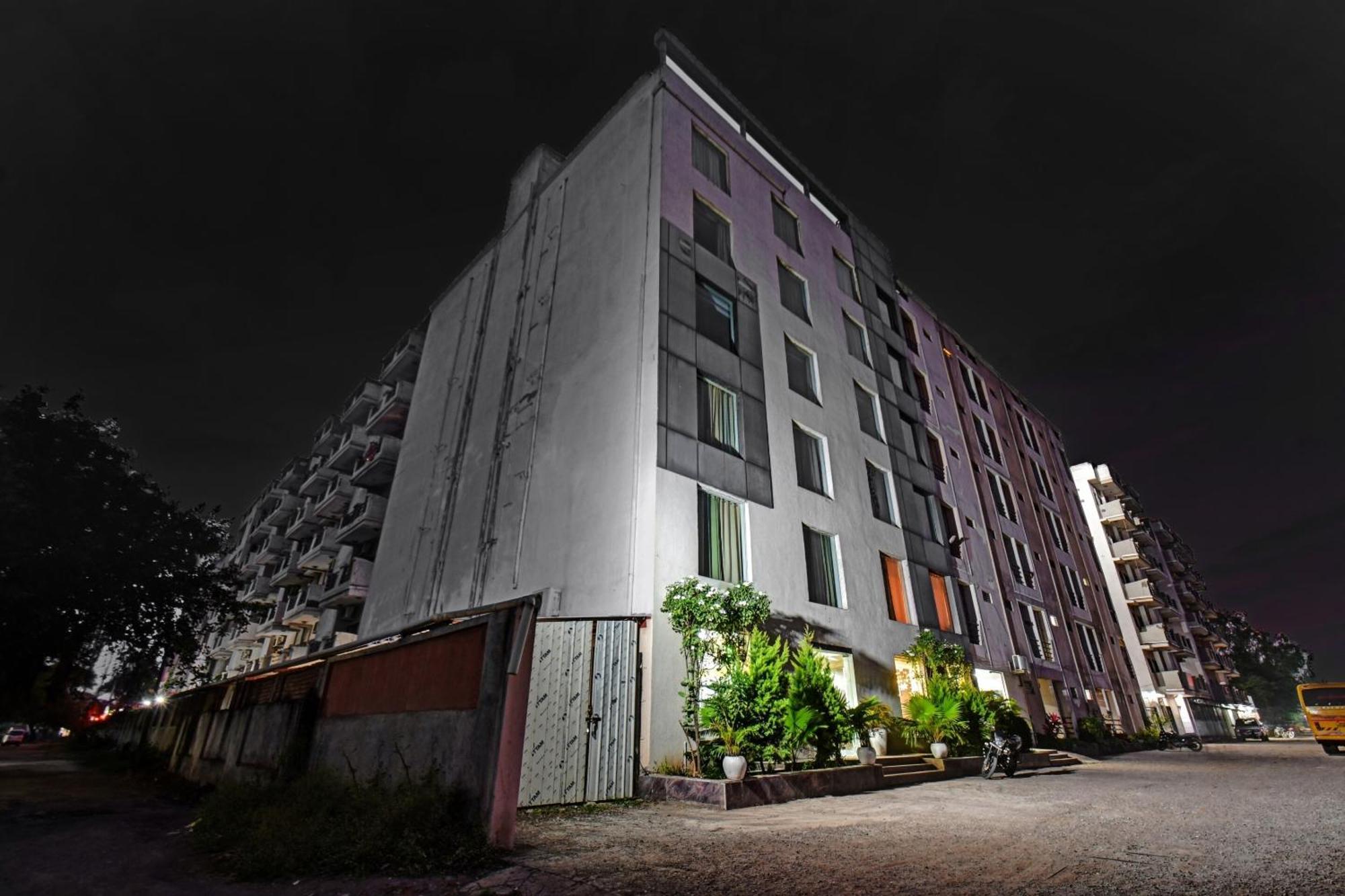 Townhouse Classio Suites Shirdi Exterior foto