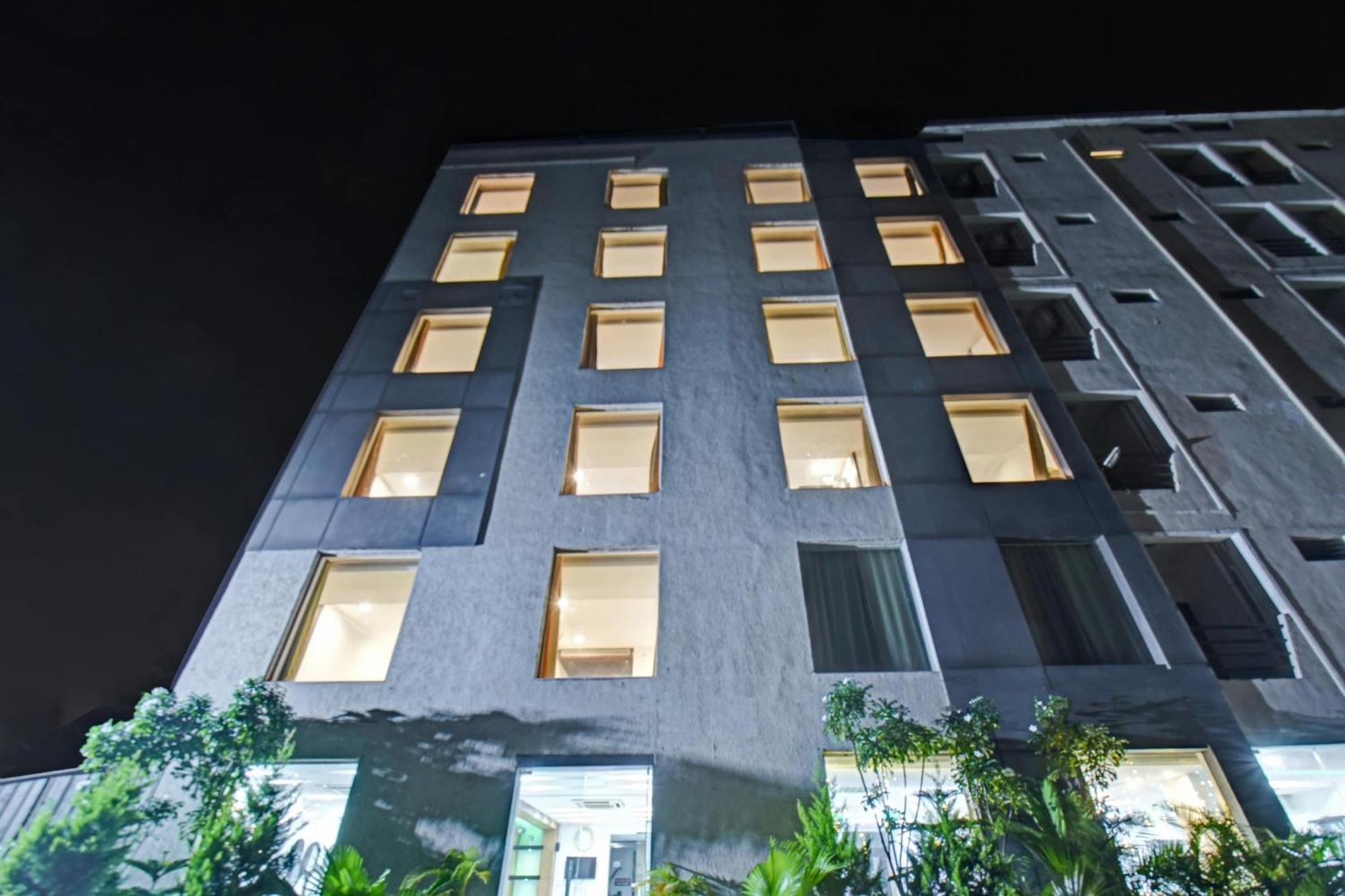 Townhouse Classio Suites Shirdi Exterior foto